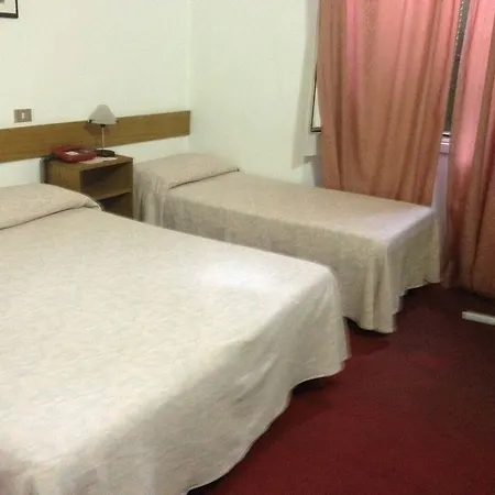 Moderno Hotel 3*